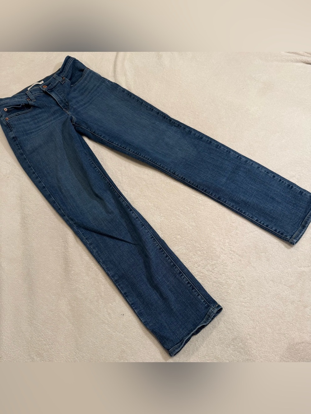 Levi's Women’s 724 Jeans in medium Blue Wash